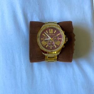 LIKE NEW DIAMOND Michael Kors Watch.